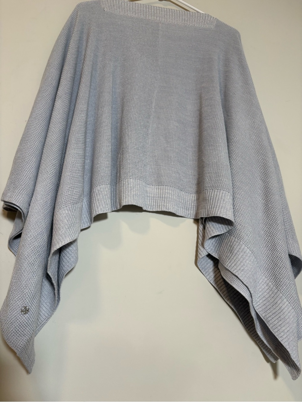 Lululemon Light Heather Grey Forward Flow Cape / Wrap – OS - Picture 5 of 9